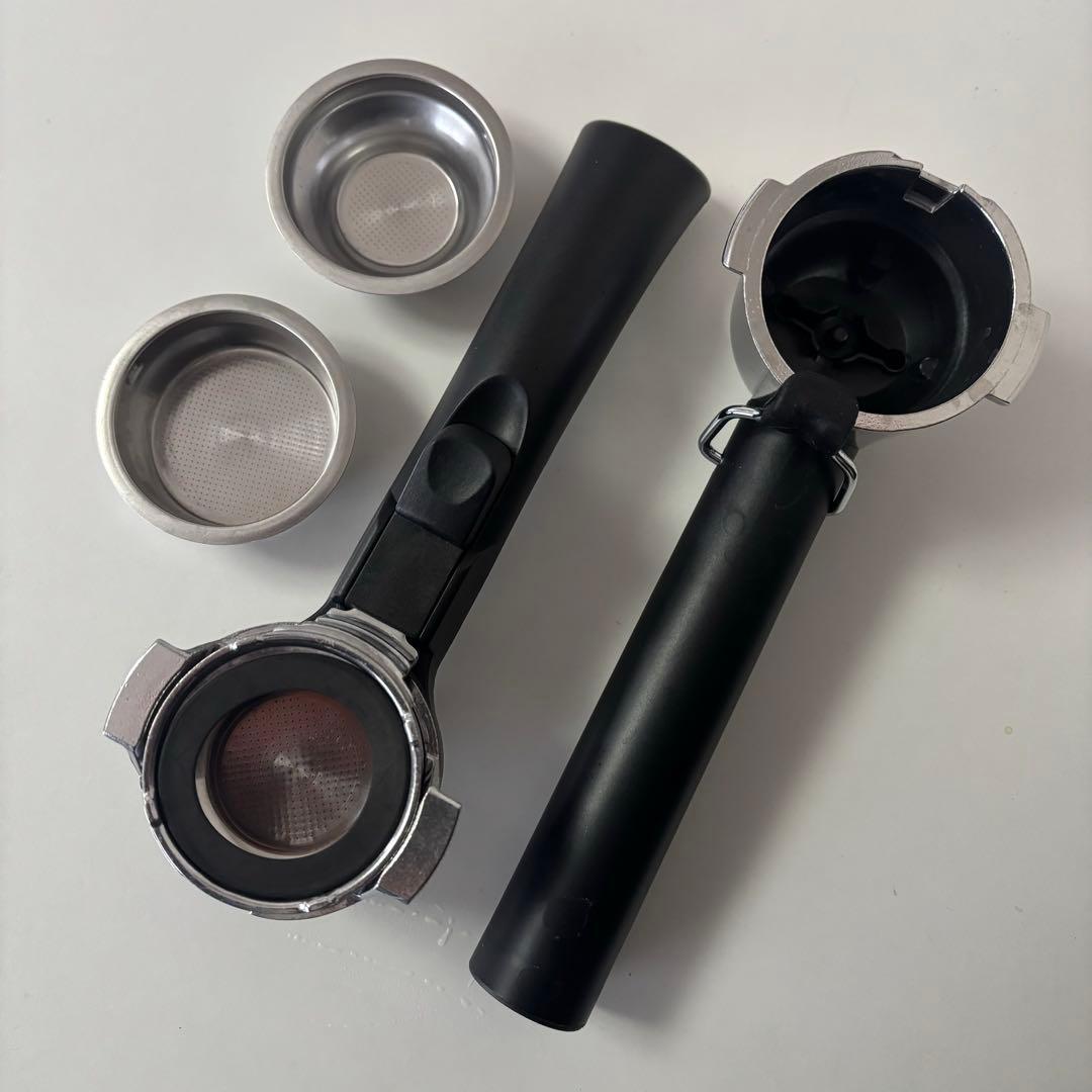 De'Longhi コーヒーメーカー・エスプレッソマシン ブラック