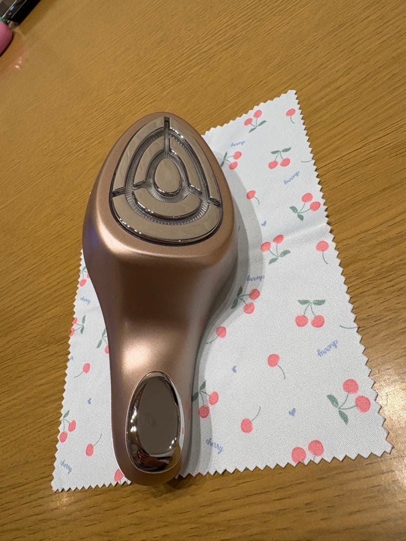 ME ラボンエクラ　美顔器　IKKOプロデュース