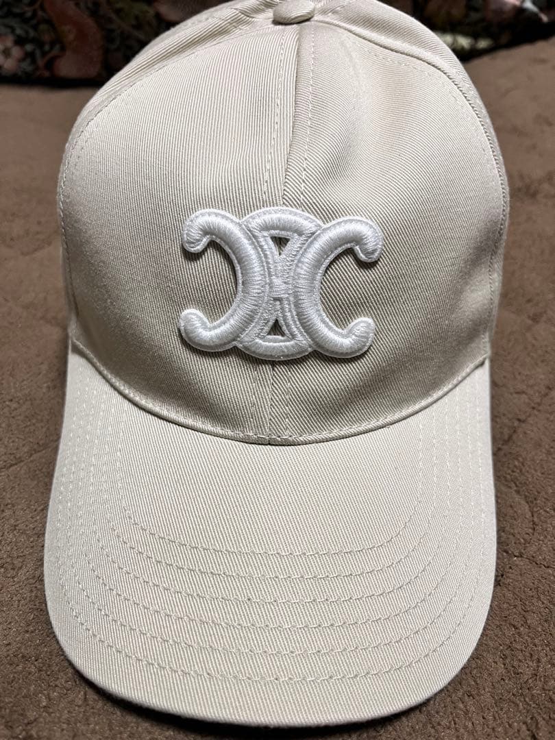 ふくちゃん838【新品】CELINEトリオンフ ベースボールキャップ