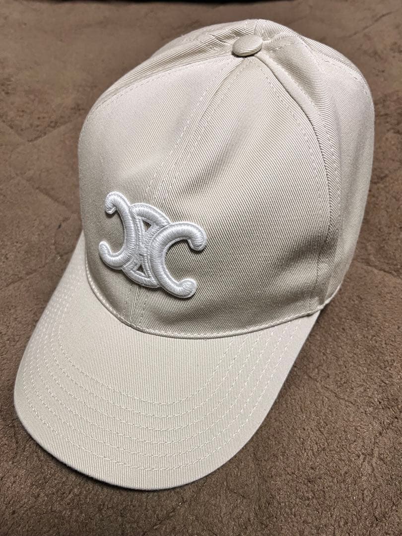 ふくちゃん838【新品】CELINEトリオンフ ベースボールキャップ