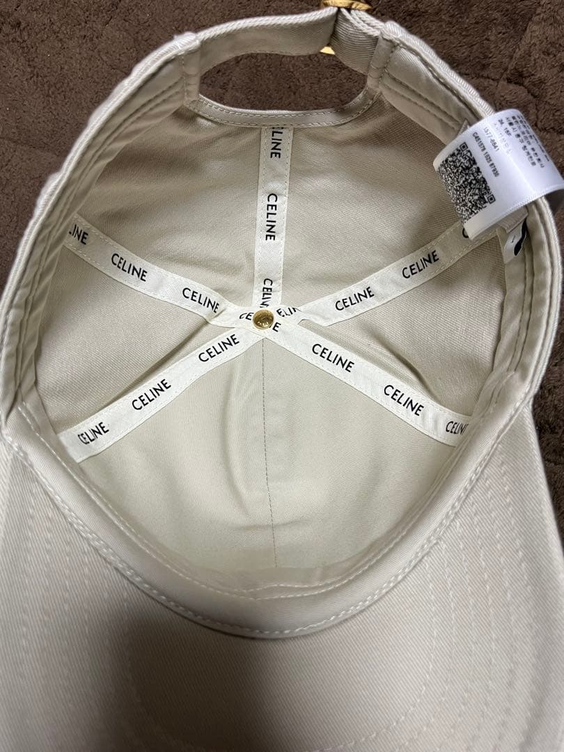 ふくちゃん838【新品】CELINEトリオンフ ベースボールキャップ
