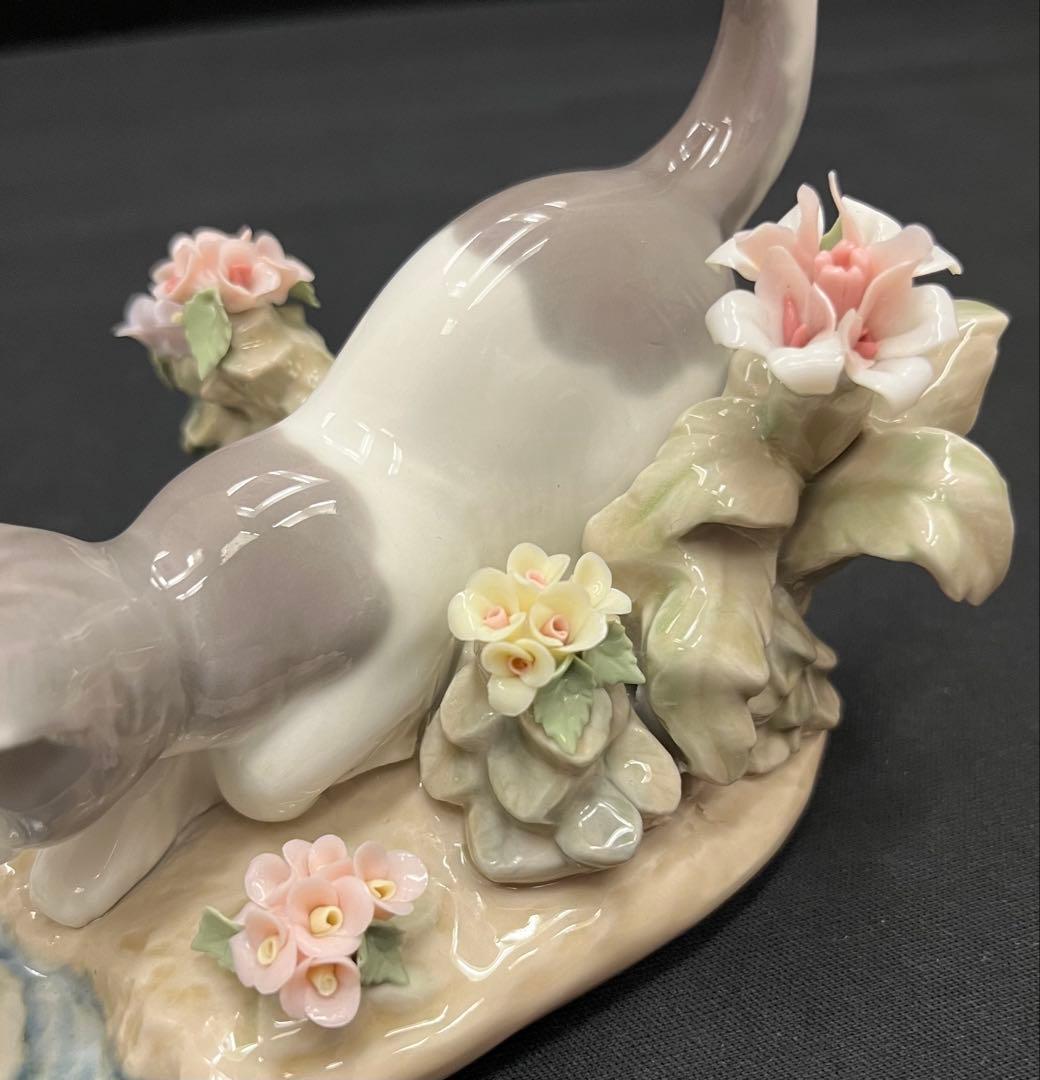 g*o様 リヤドロ LLADRO 陶器人形「にらみ合い 猫 蛙 花」フィギュリン