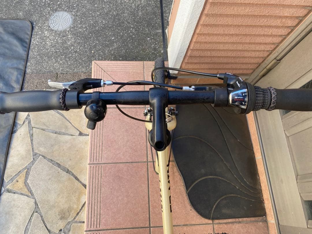 ミニベロ　6段変速　アイボリー　足立区引き取りのみ