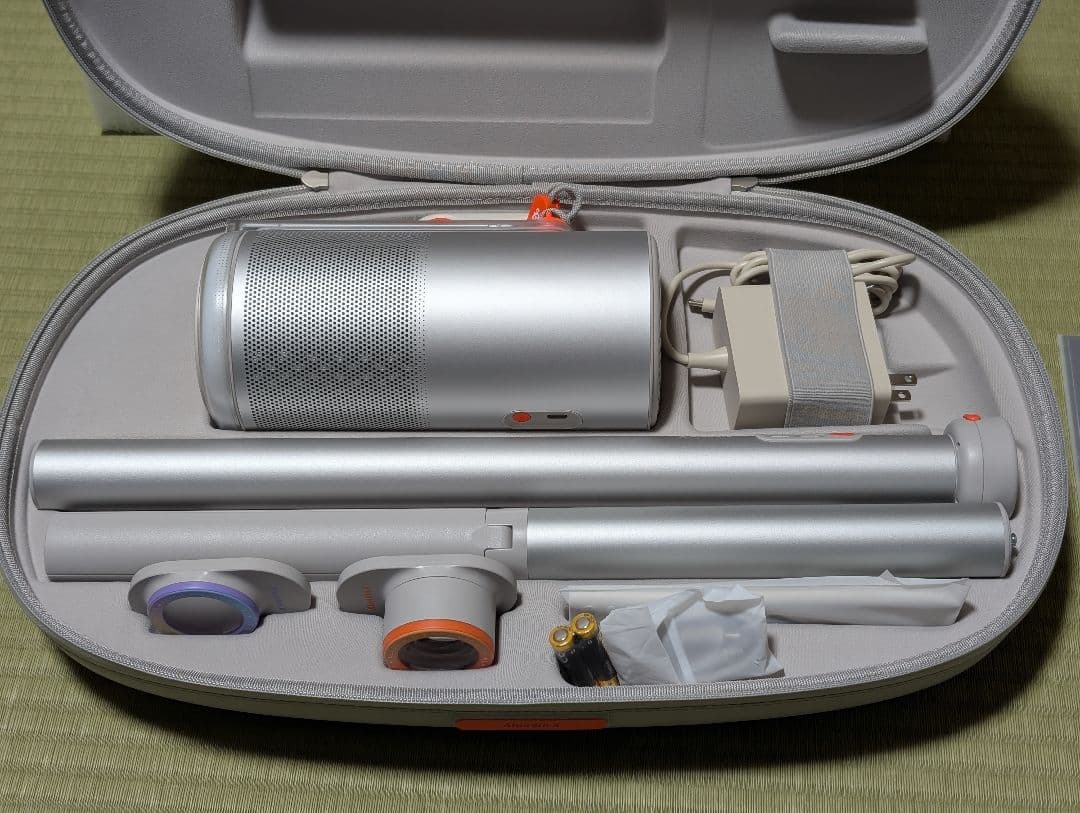 Aladdin Poca ポータブルプロジェクター