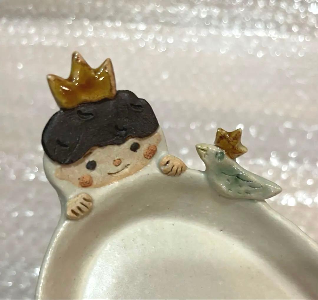 山田裕恵さん　王冠の女の子と男の子と鳥さん　長皿(大)　１点♡