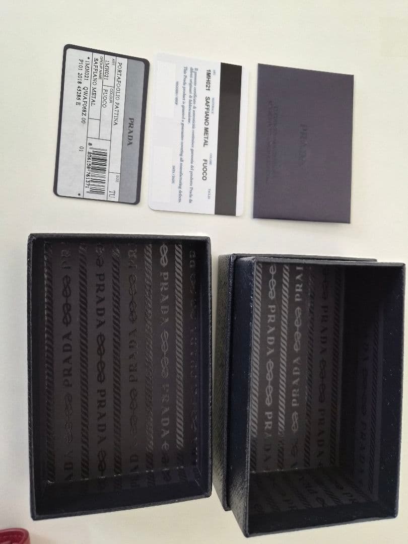 PRADA サフィアーノレザー 三つ折り財布 レッド