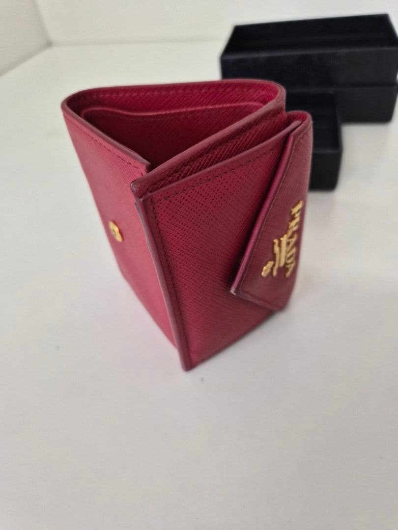 PRADA サフィアーノレザー 三つ折り財布 レッド