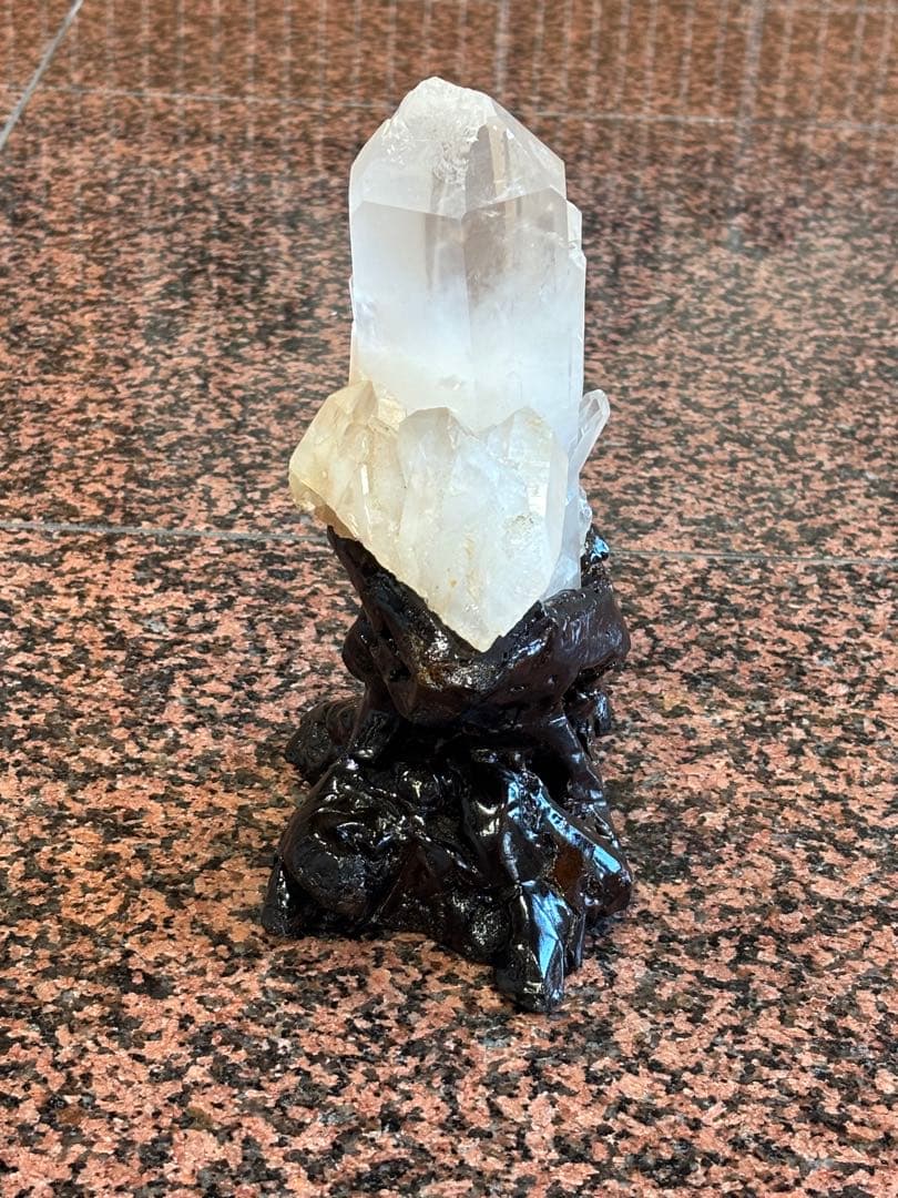 インド産　うっすらピンククォーツ　クラスター　太いポイント　1195g