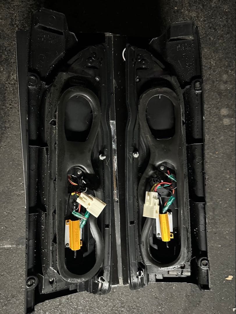 トヨタ 200系 ハイエース ジュエルLEDテールランプ ULTRA Ζ