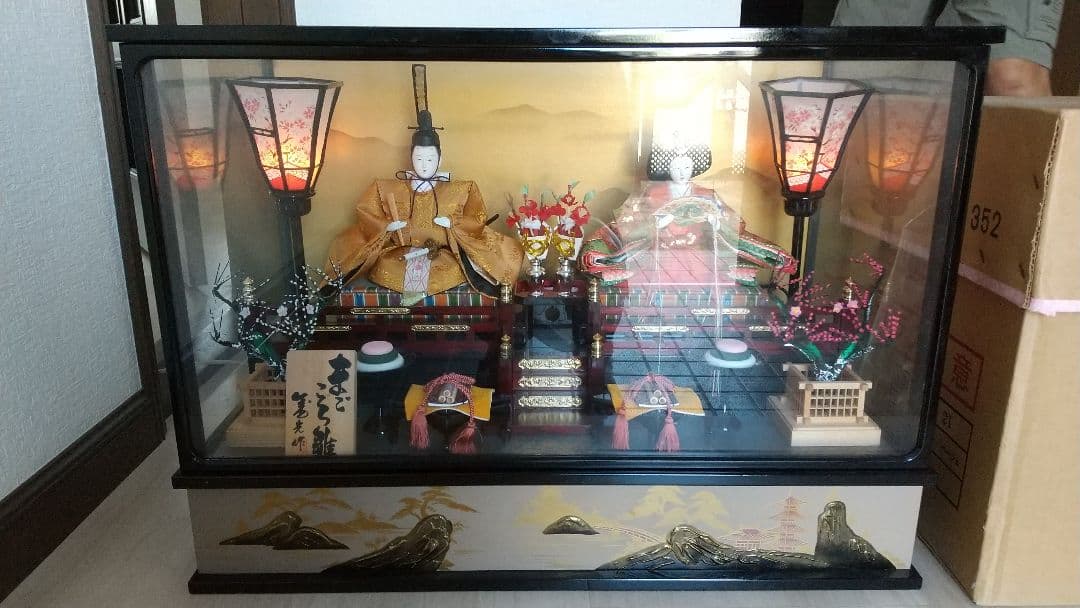 雛人形 ケース入り 伝統的装飾