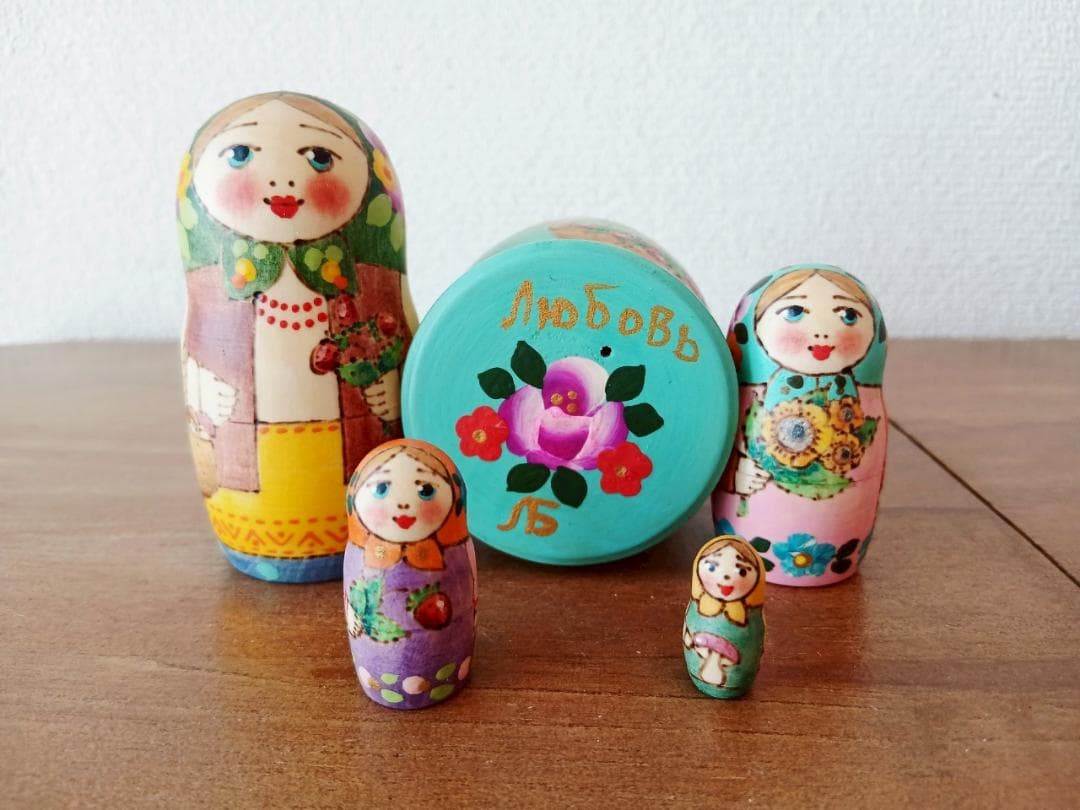 【LYH148】北欧ロシア雑貨 リューバ作のマトリョーシカ　お花