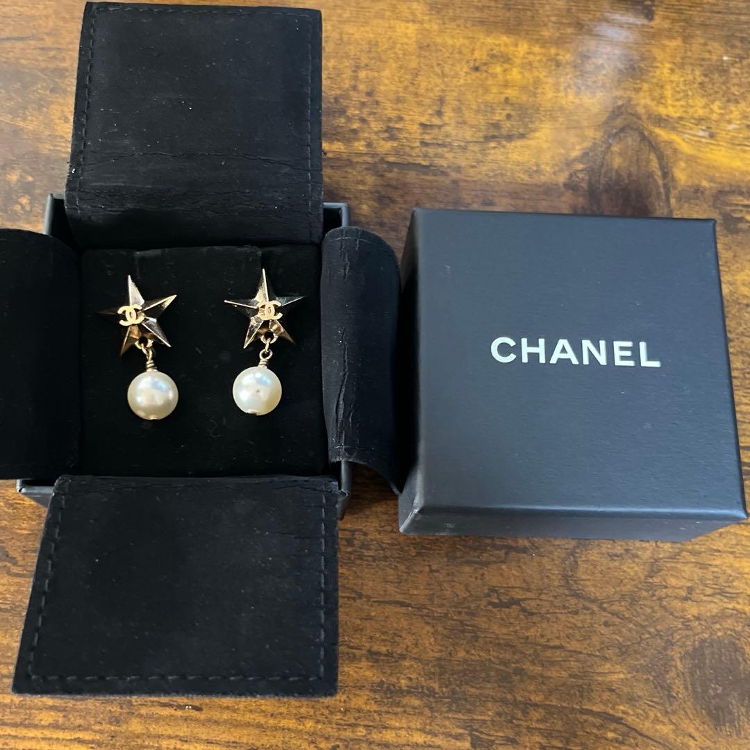 CHANEL 星　ピアス　両耳