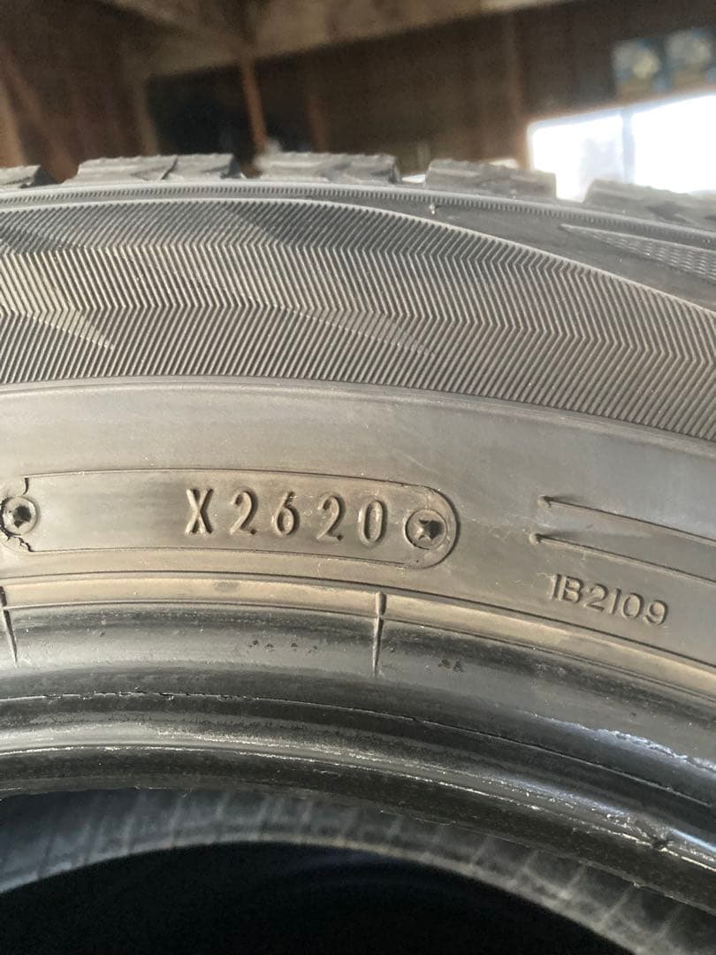 溝あり。国産ダンロップWM2 185/65R15スタッドレス4本セット