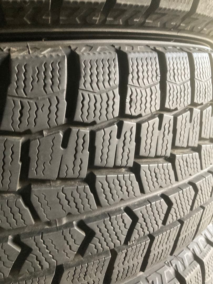 溝あり。国産ダンロップWM2 185/65R15スタッドレス4本セット