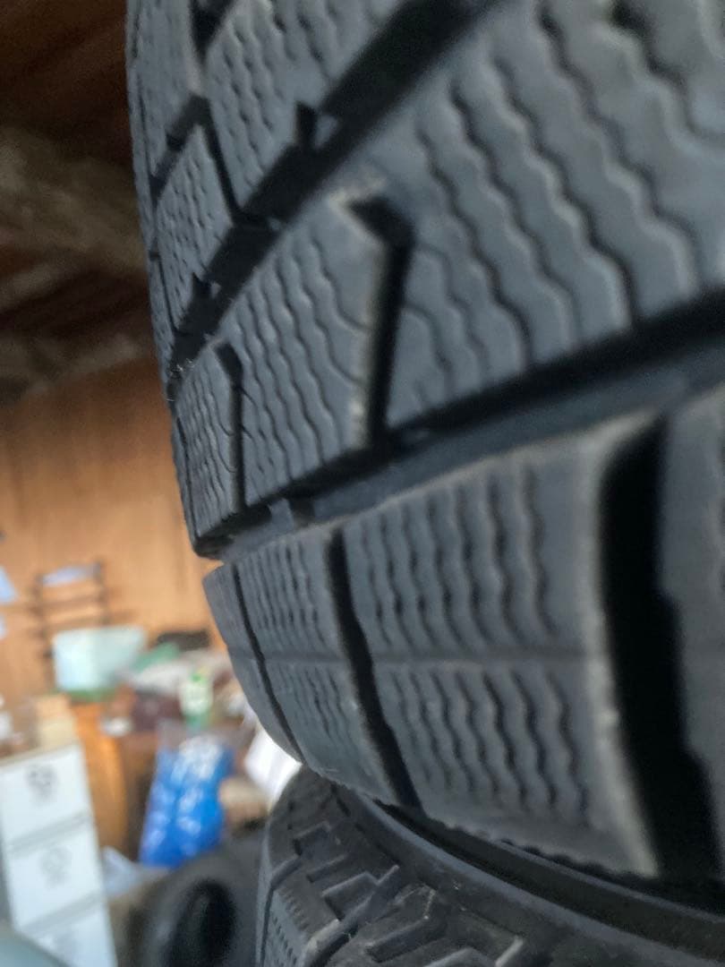 溝あり。国産ダンロップWM2 185/65R15スタッドレス4本セット