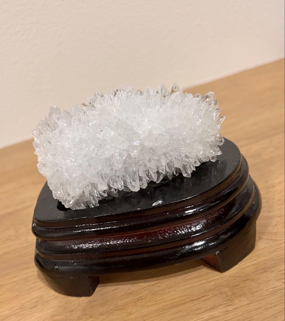 【最終値下げ】高品質✨中国貴州省産　菊花水晶クラスター　木製台座付き