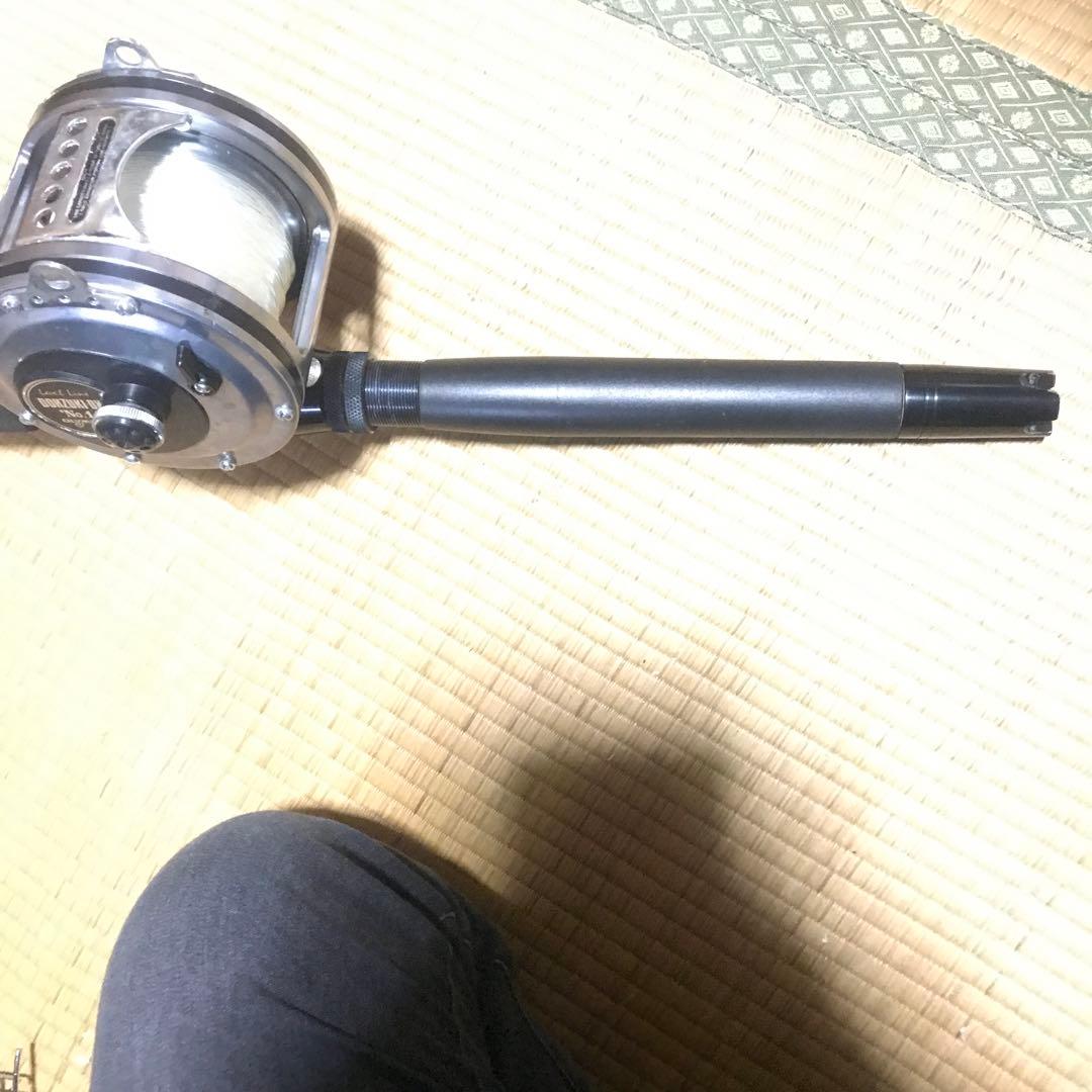 ベイトリール シルバー 金属製 右手用