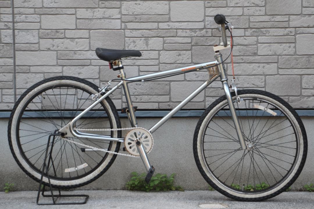 引き取り限定♪REUNION♪メッキフレーム♪24インチタイヤ♪固定ギアです♪