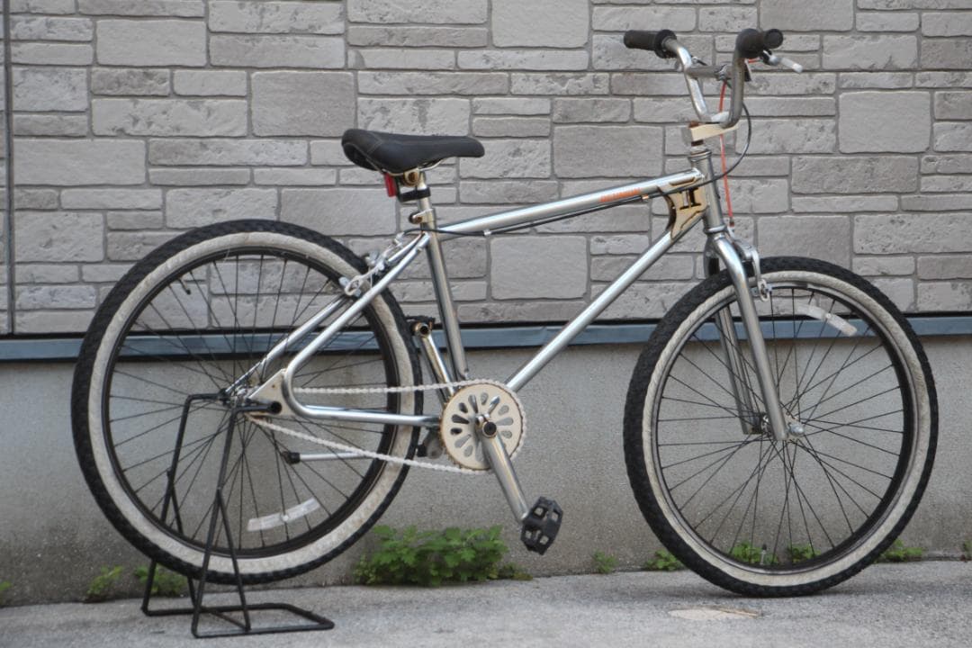 引き取り限定♪REUNION♪メッキフレーム♪24インチタイヤ♪固定ギアです♪