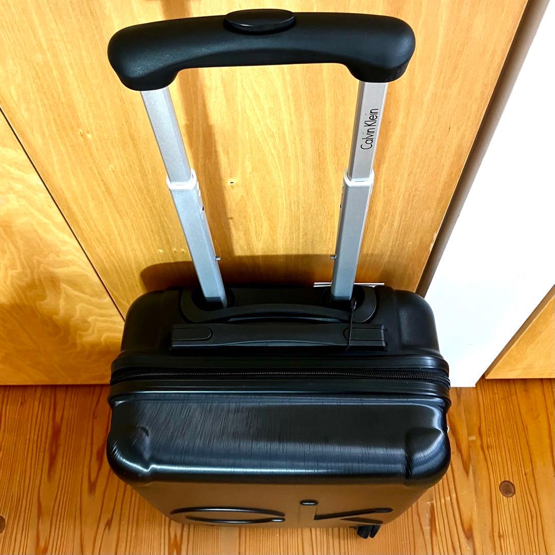 日本未入荷　CK カルバンクライン ブラック ハードキャリーケース　スーツケース