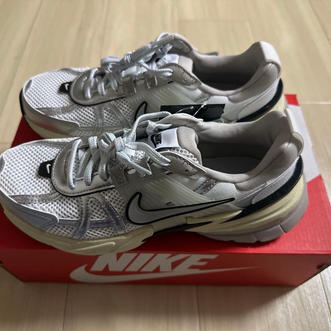 NIKE W V2K RUN シューズ