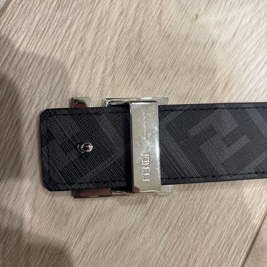 ロゴ入りブラック合成皮革ベルト