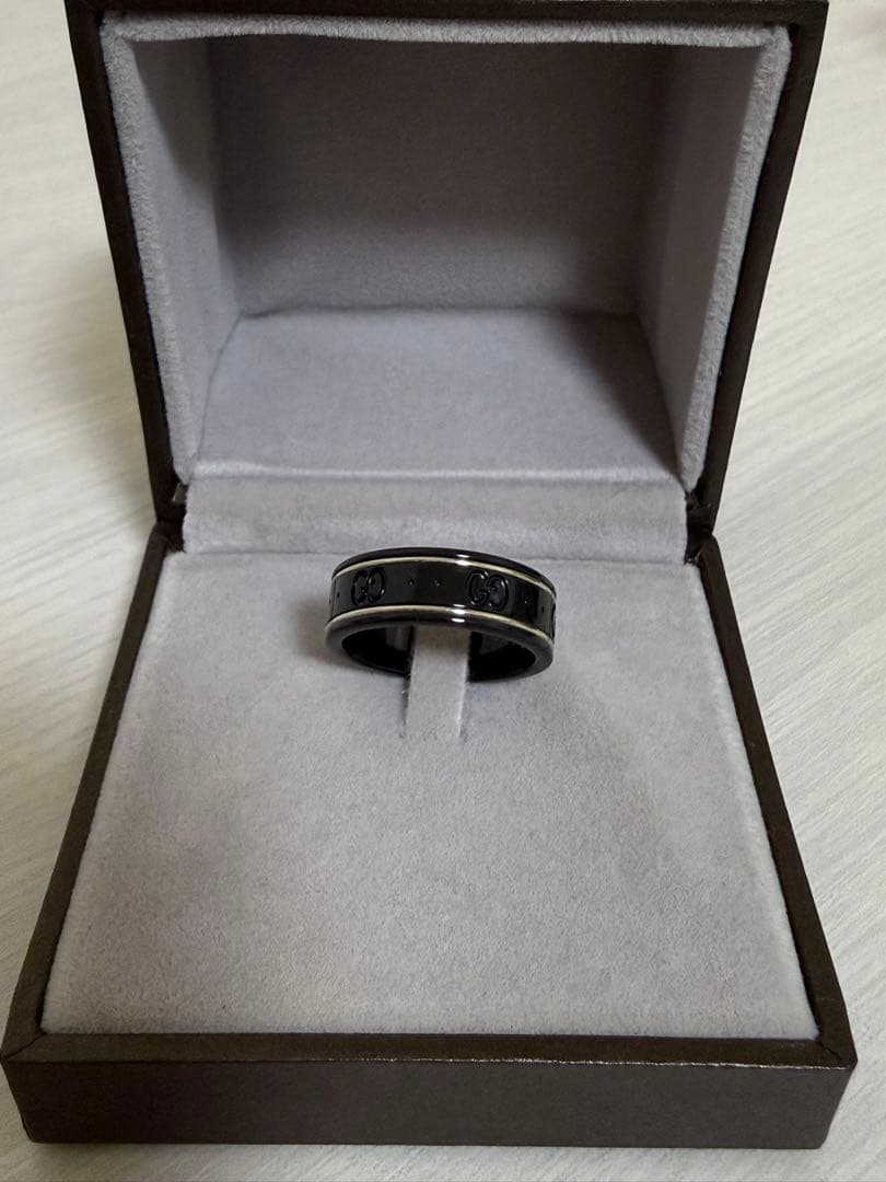 GUCCI ブラックリング サイズ17（57）号