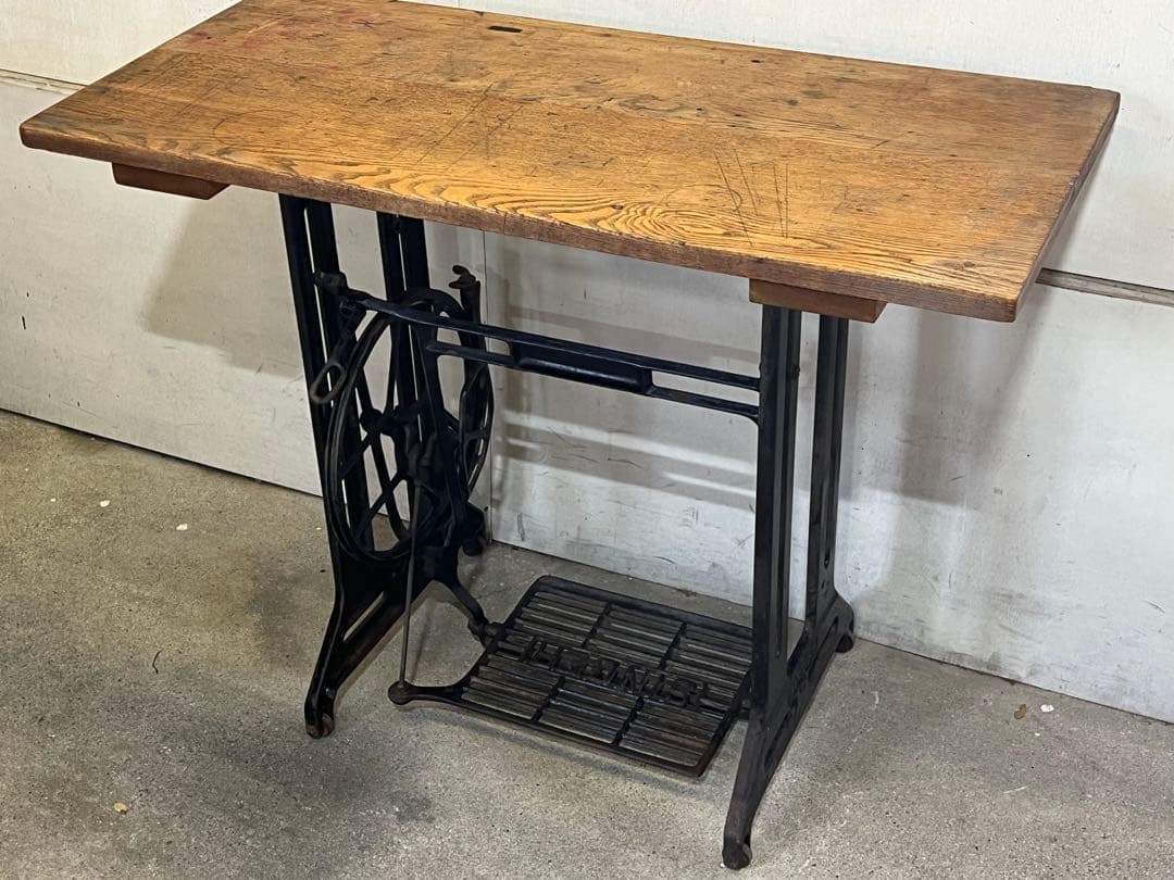 ド*ー様 USA SINGER 鉄脚 古材天板テーブル 作業台 シンガーミシン