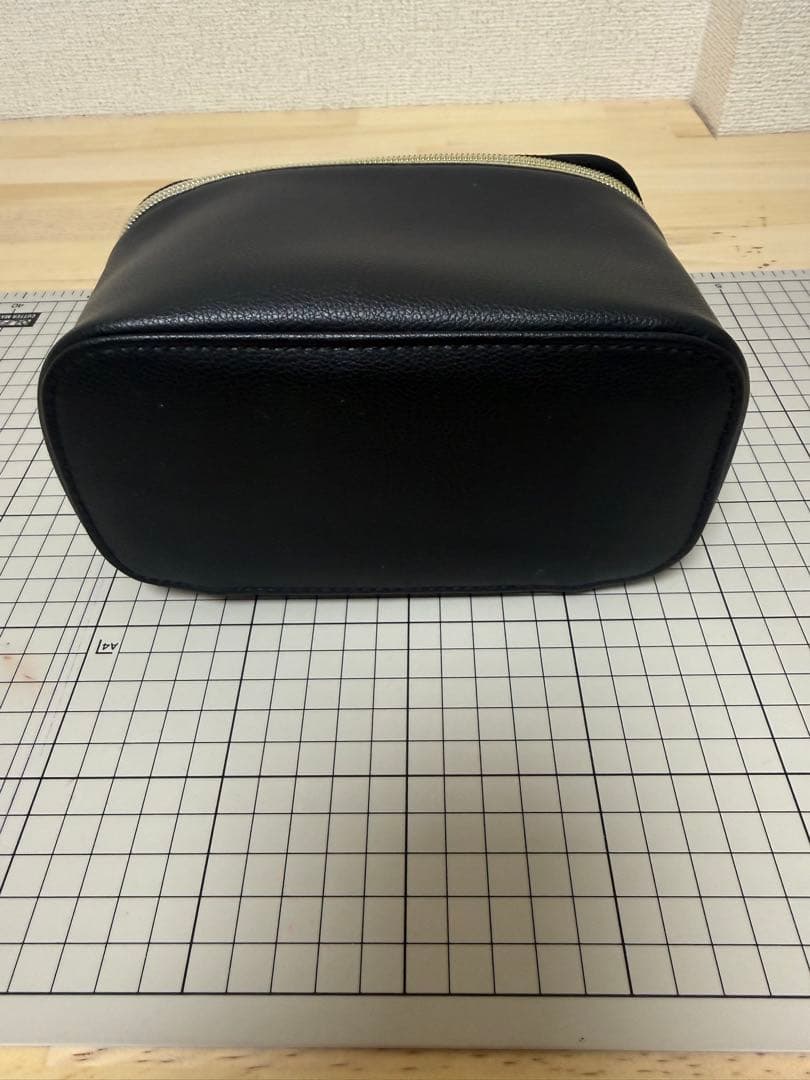 ブルガリ アメニティポーチ エミレーツ航空 ファーストクラス BVLGARI