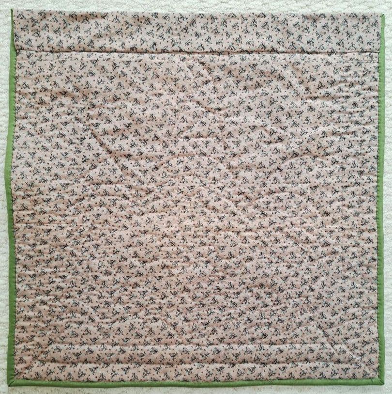 ハンドメイド　パッチワークタペストリー(3人のこびと)