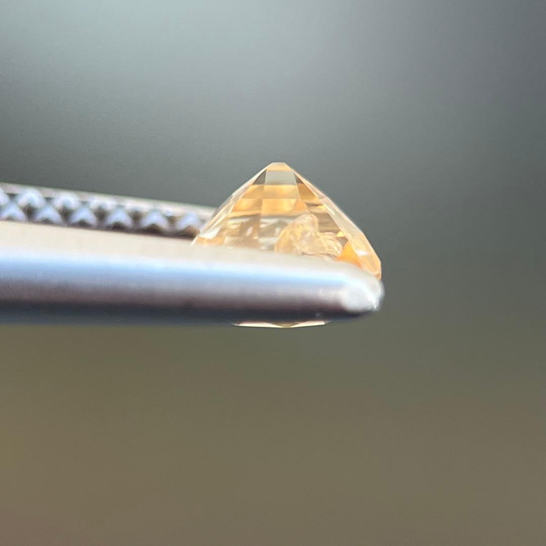 スリランカ産非加熱天然オレンジイエローサファイアルース