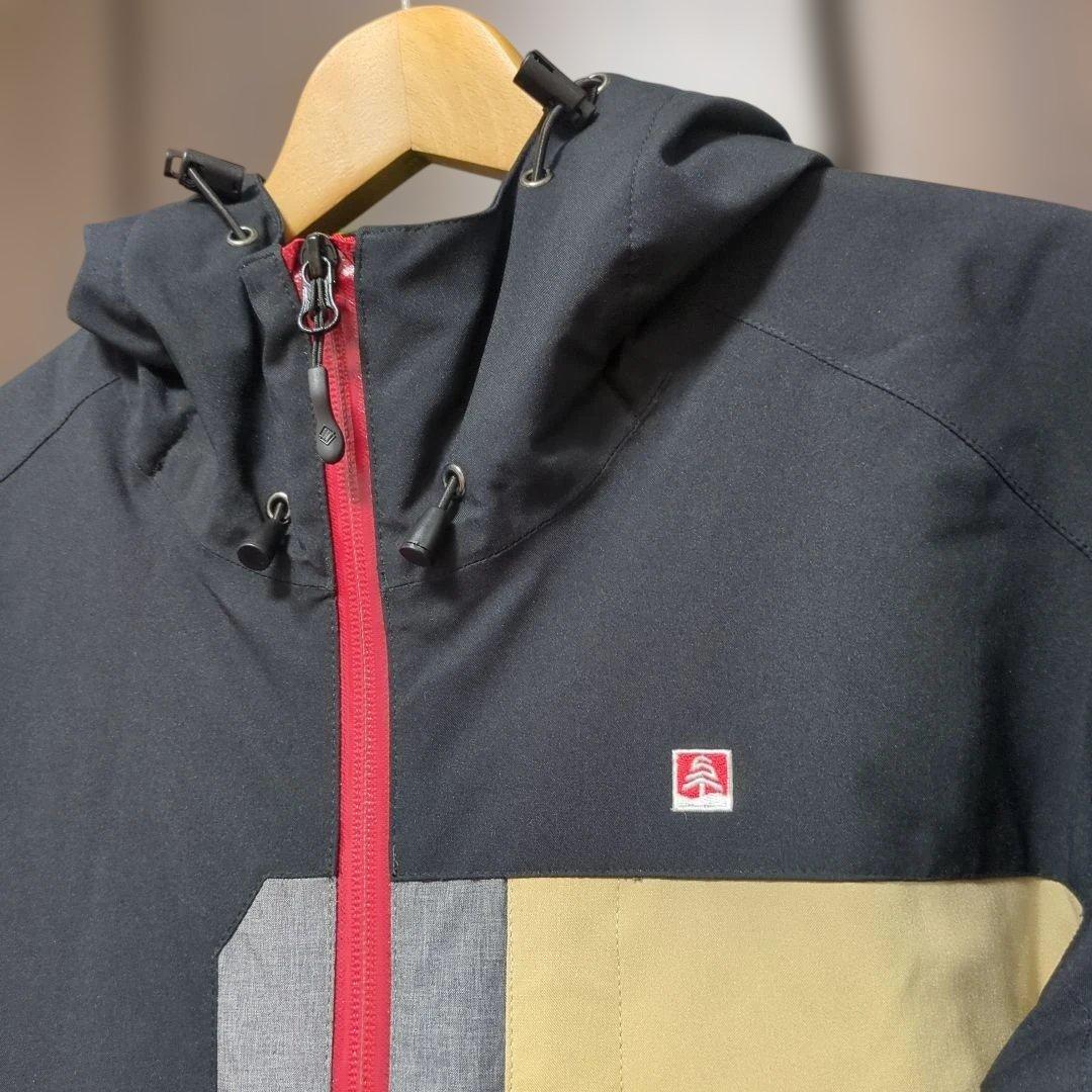 きれいです　STREULE　シュトロイレ　スノーボードウェア