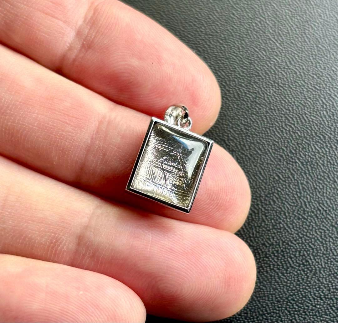 Qualia様用　宇宙の彼方から舞い降りし奇跡の隕石　プレミアムシルバーギベオン