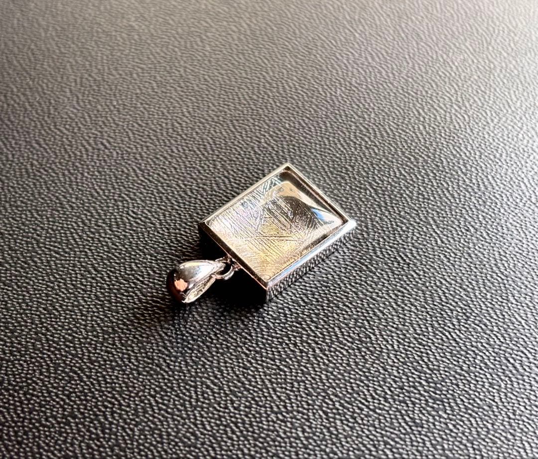 Qualia様用　宇宙の彼方から舞い降りし奇跡の隕石　プレミアムシルバーギベオン