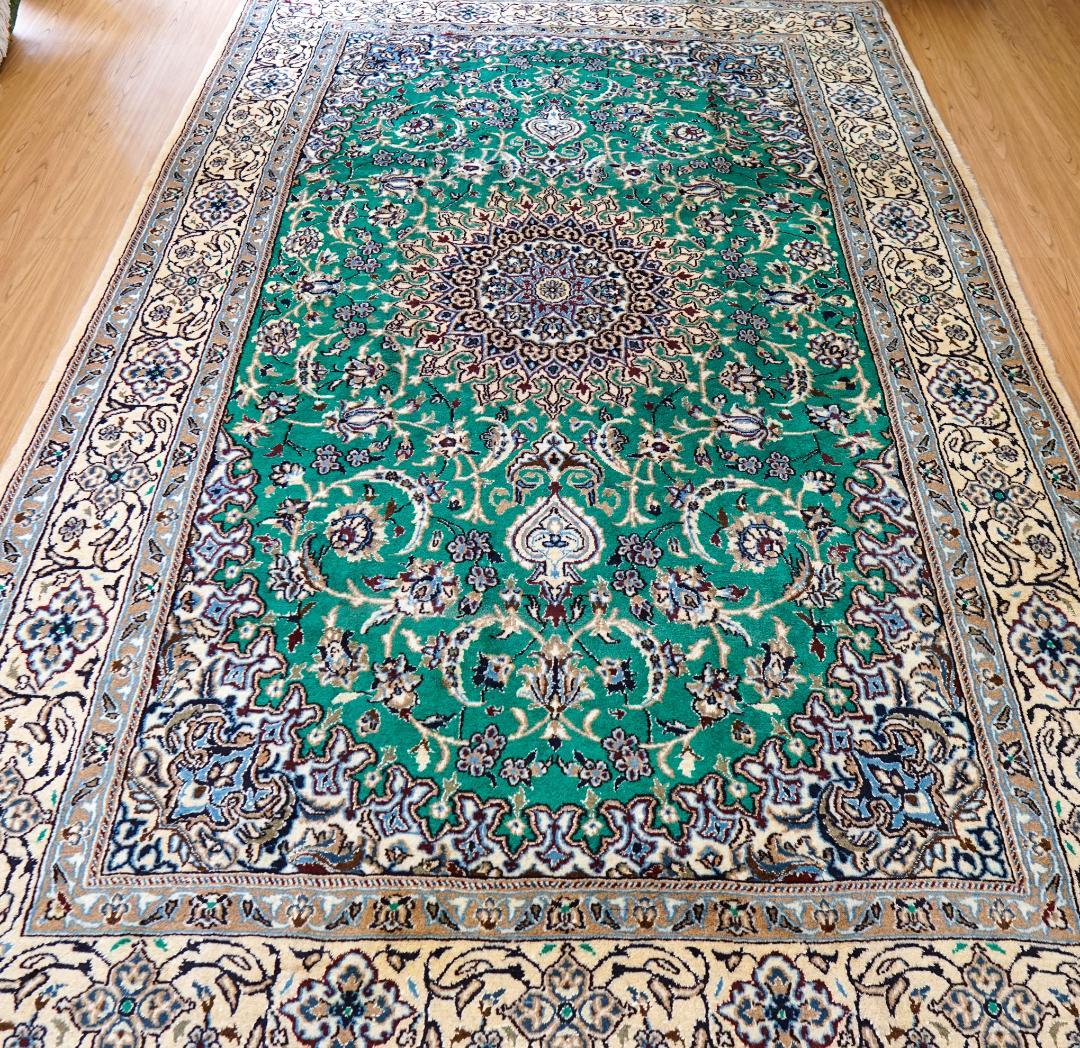 300cm × 192cm 手織りペルシャ絨毯 ナイン産　 手織り絨毯