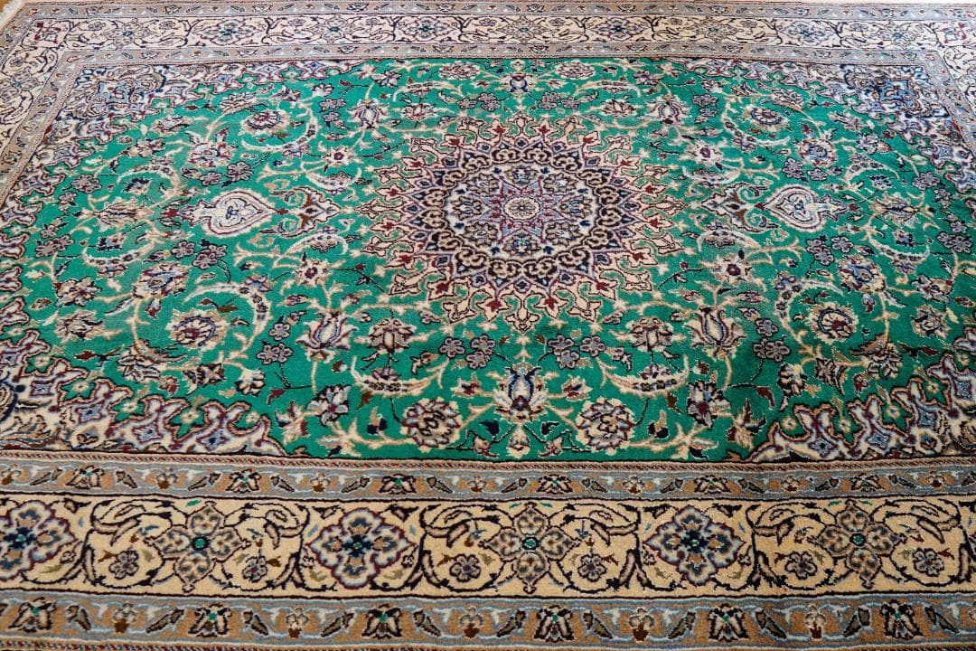 300cm × 192cm 手織りペルシャ絨毯 ナイン産　 手織り絨毯