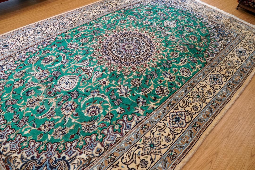 300cm × 192cm 手織りペルシャ絨毯 ナイン産　 手織り絨毯