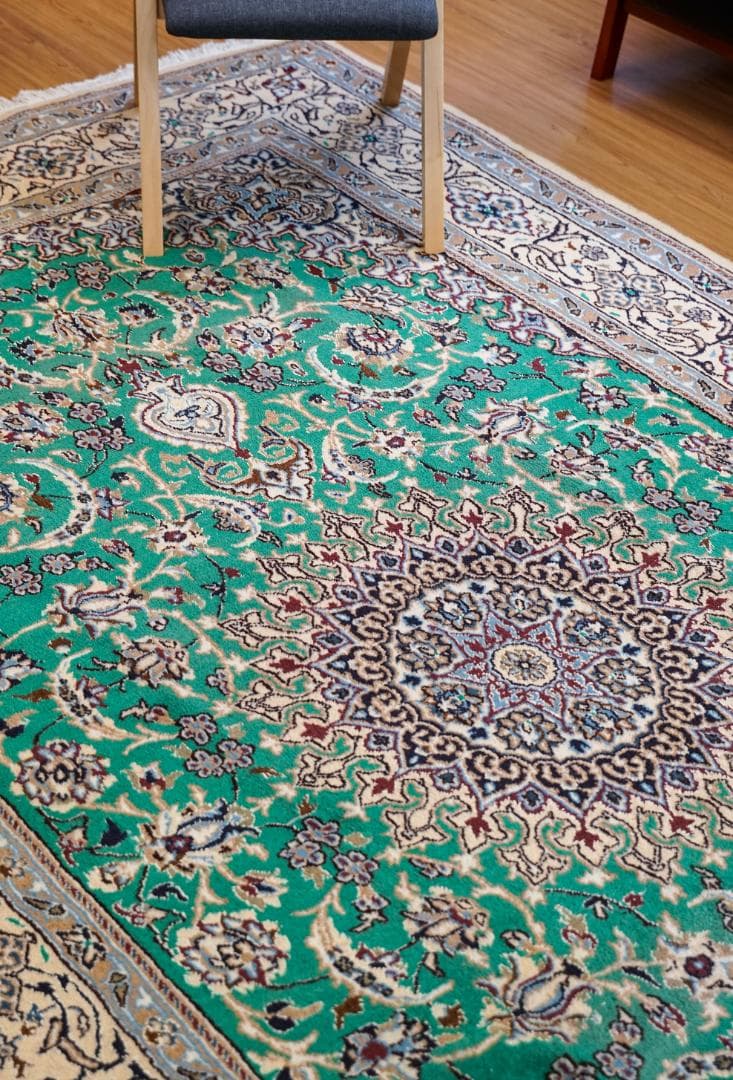 300cm × 192cm 手織りペルシャ絨毯 ナイン産　 手織り絨毯