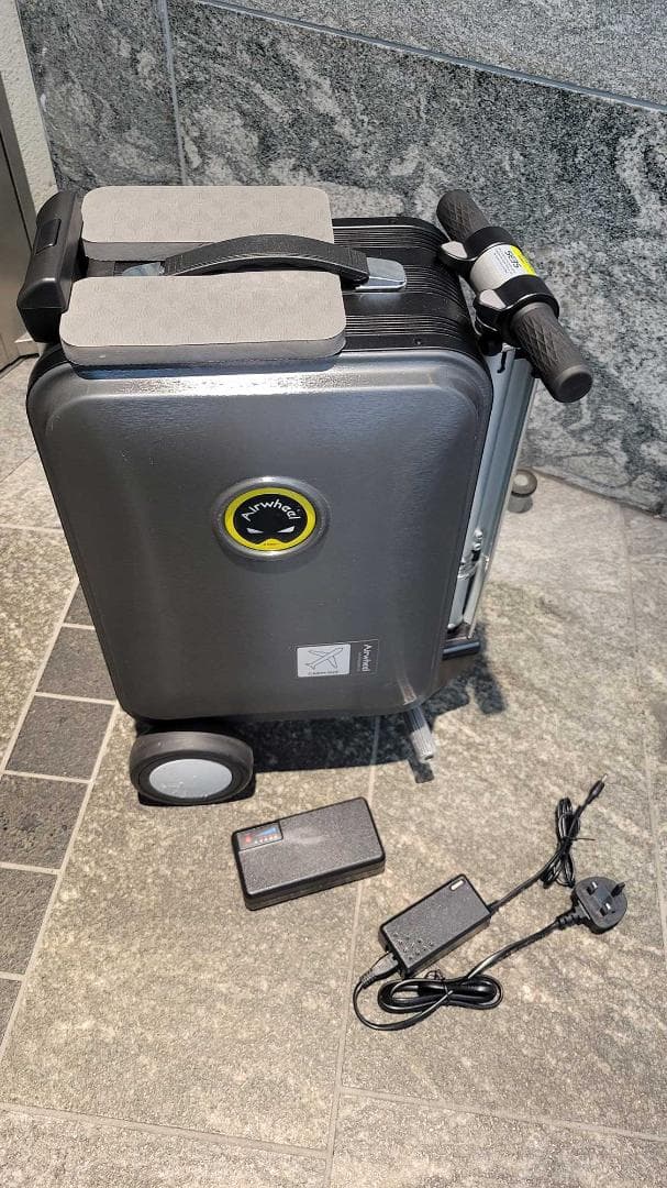 【中古品】正規品 電動スーツケース Airwheel ROBOT SE-3S