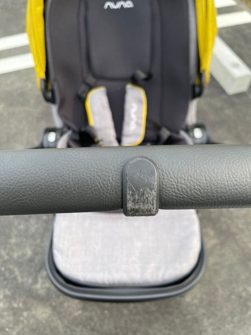 【お値下げ！】nuna triv ブラックフレーム　レモン