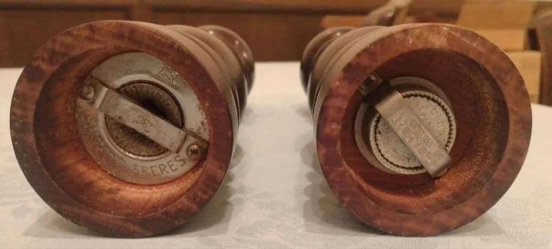 PEUGEOT木製ペッパーミル、ソルトミルセット