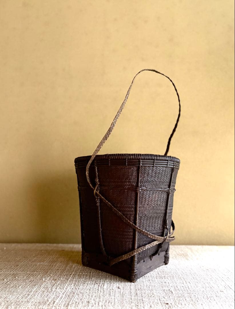 ラオス山岳民族の収穫収納籠 【希少な手編み竹籠】生活道具 古道具 伝統工芸品