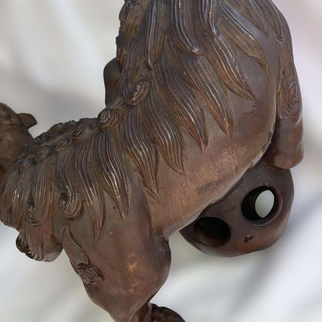 (466)美術工芸品の木彫りの獅子の置物