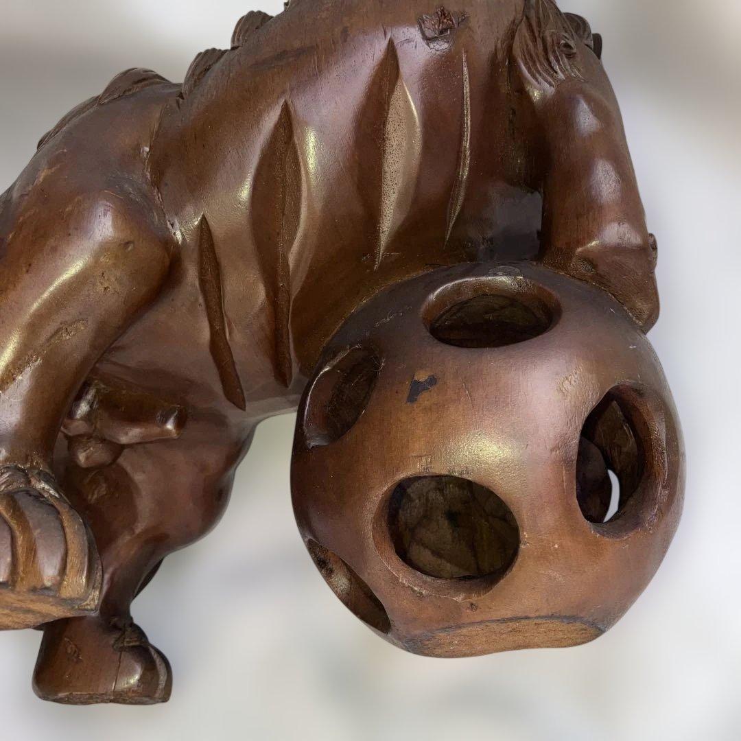 (466)美術工芸品の木彫りの獅子の置物
