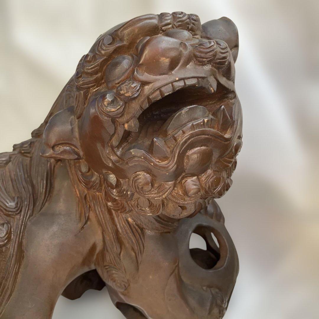 (466)美術工芸品の木彫りの獅子の置物