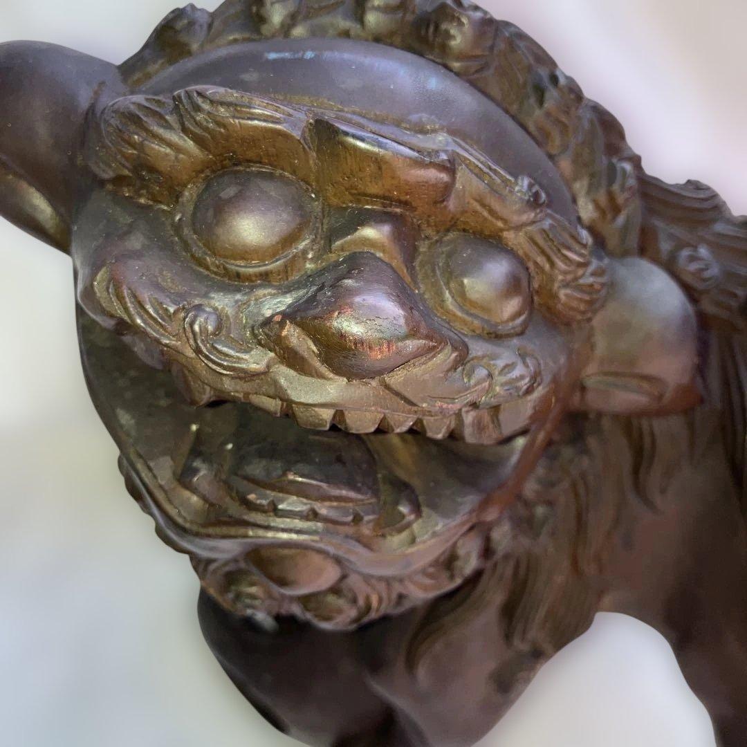 (466)美術工芸品の木彫りの獅子の置物