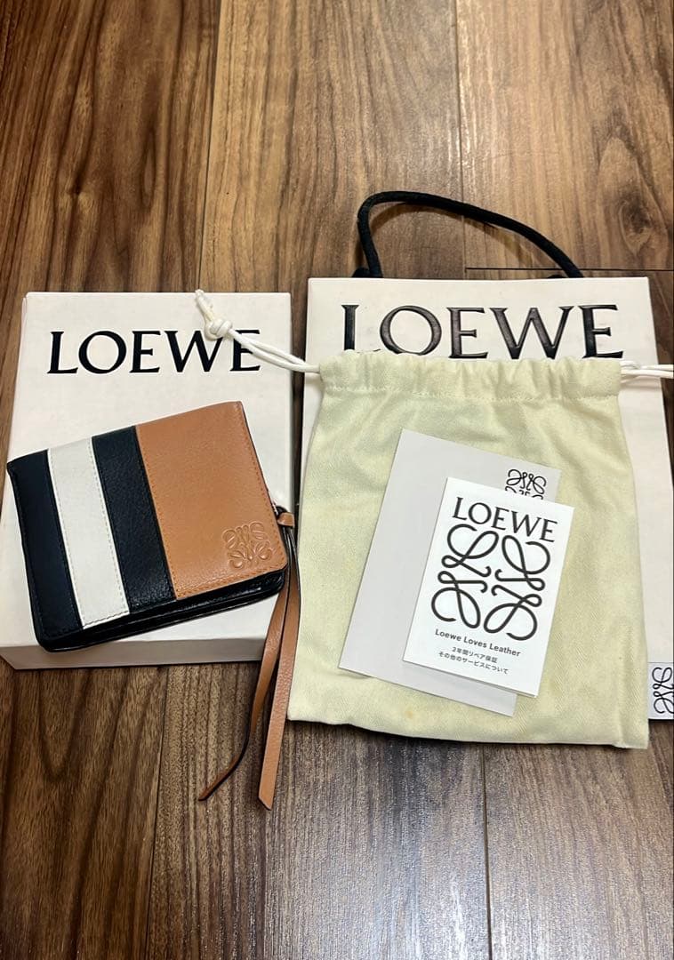 【美品】限定⭐︎LOEWE 二つ折り財布 MARINE