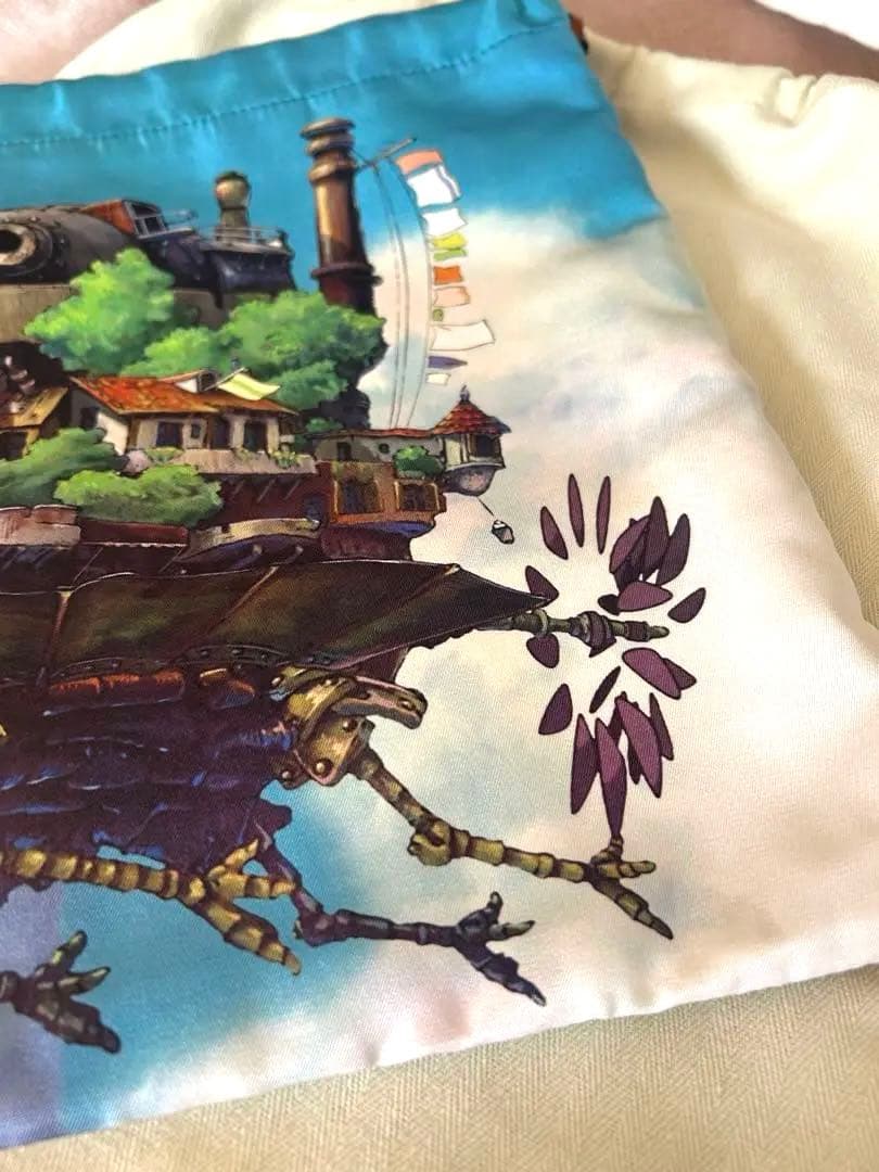 LOEWE ×ハウルの動く城 ドローストリングポーチ