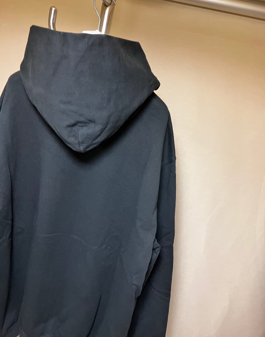 新品 L メゾンマルジェラ 23aw 反転ロゴ パーカー 黒黒 17784