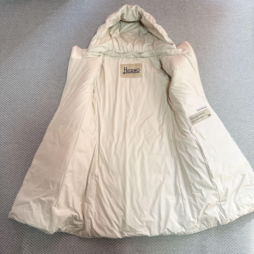 美品 HERNO 異素材コンビネーションフーデッドダウンコート ホワイト ML